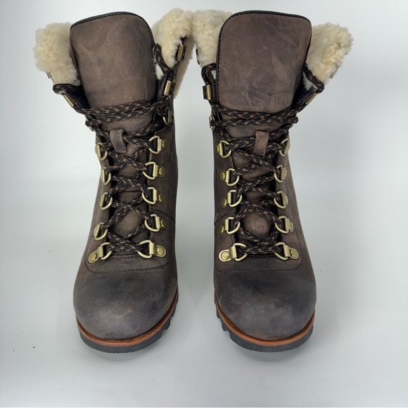 Sorel Conquest Shearling Wedge Ankle Boots Color Tobacco Brown. SZ 7 - Picture 2 of 10